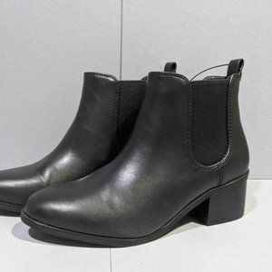 ellie chelsea boots